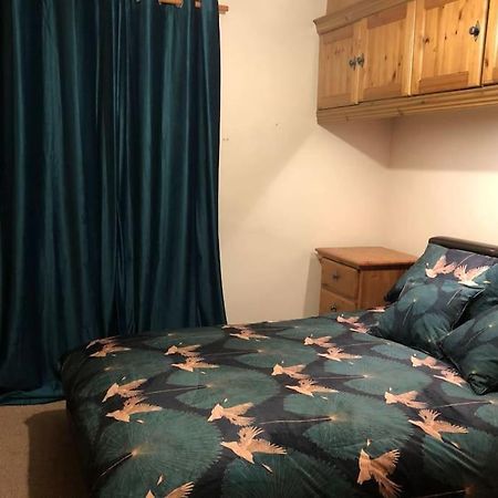 Lovely One-Bed Condo With Free Parking On Premises Sunderland  Extérieur photo