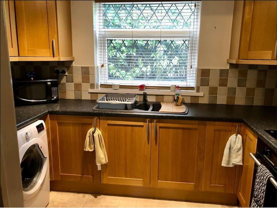 Lovely One-Bed Condo With Free Parking On Premises Sunderland  Extérieur photo